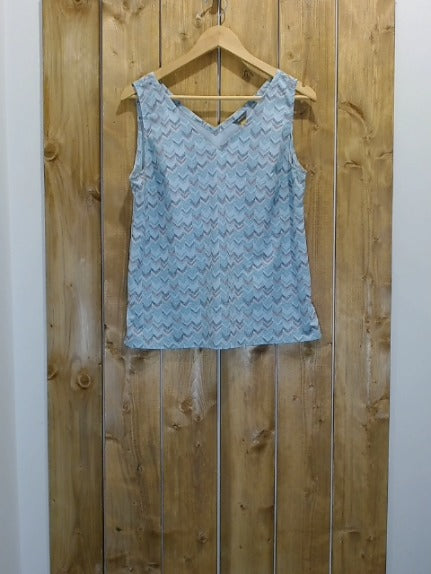 Teal And Red Print Eddie Bauer Adult Women Top, Medium