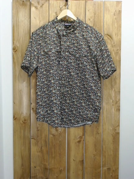 Green and Black Pattern Patagonia Adult Men Top, XL