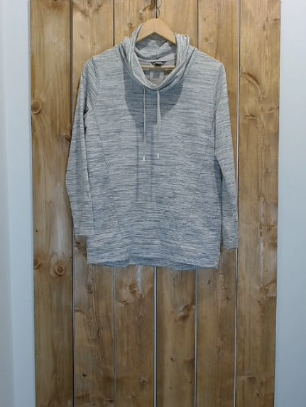 Grey and WhIte Eddie Bauer Adult Women Top, Small